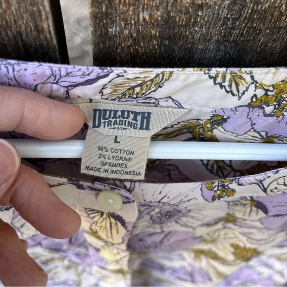 Duluth Trading Company Purple Floral Wrinkle Fighter Button Down Tunic NWOT Sz L - Picture 3 of 12